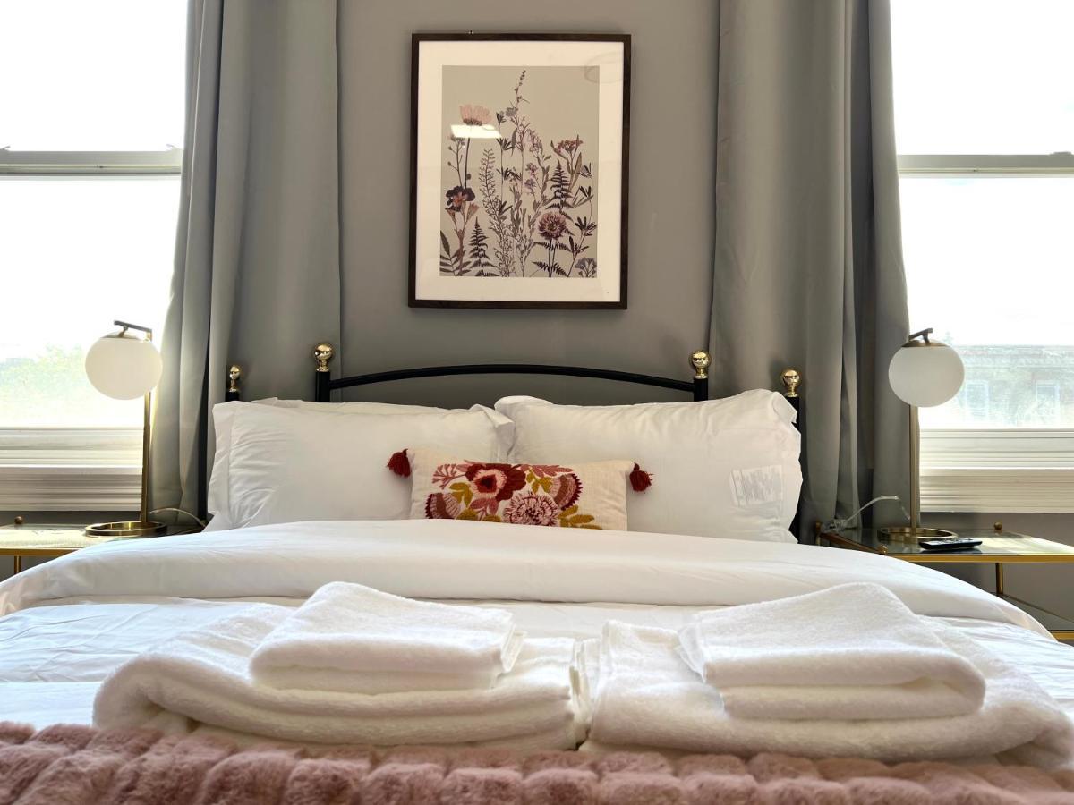 Alina & Fanny - S Broad St Apartment